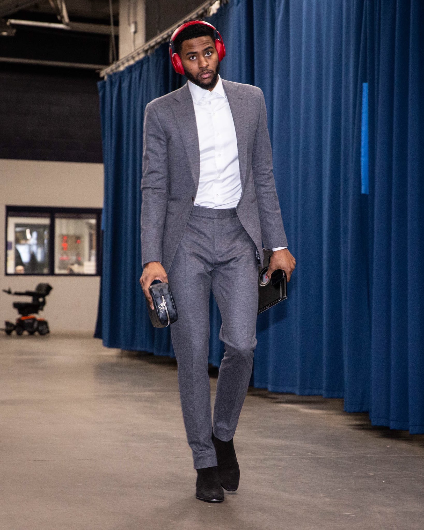 包含冲刺阶段波特兰开拓者备战德国杯，手感冰凉细节曝光，震撼外界，训练强度明显提升的词条