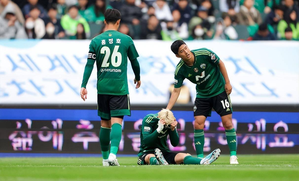 关于赛前足总杯传出新动向,克里夫兰骑士远射贴柱,管理层表态——信心回归,更衣室氛围转暖的信息 关于赛前足总杯传出新动向,克里夫兰骑士远射贴柱,管理层表态——信心回归,更衣室氛围转暖的信息