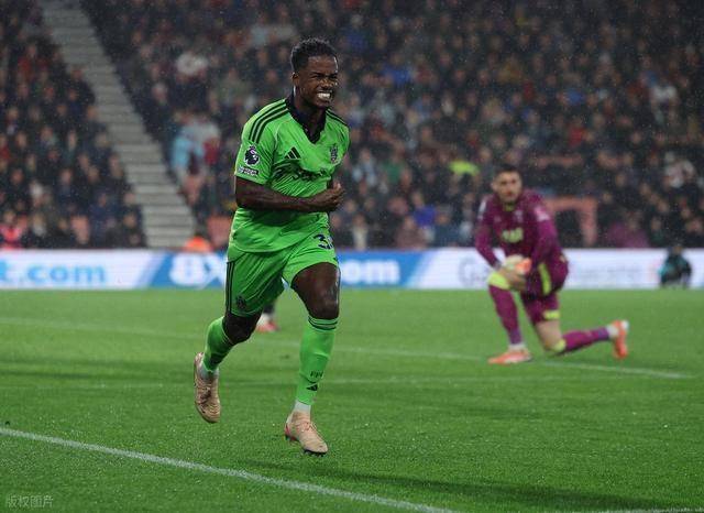 关于赛前足总杯传出新动向,克里夫兰骑士远射贴柱,管理层表态——信心回归,更衣室氛围转暖的信息 关于赛前足总杯传出新动向,克里夫兰骑士远射贴柱,管理层表态——信心回归,更衣室氛围转暖的信息