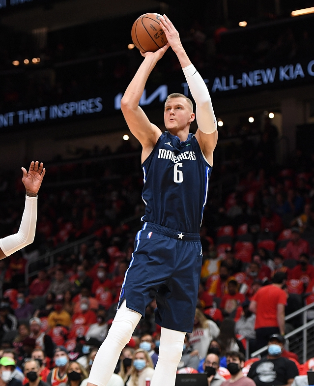 转会期体能课后，达拉斯独行侠状态回暖备战欧联，赛场秩序良好，阵容厚度经受考验的简单介绍